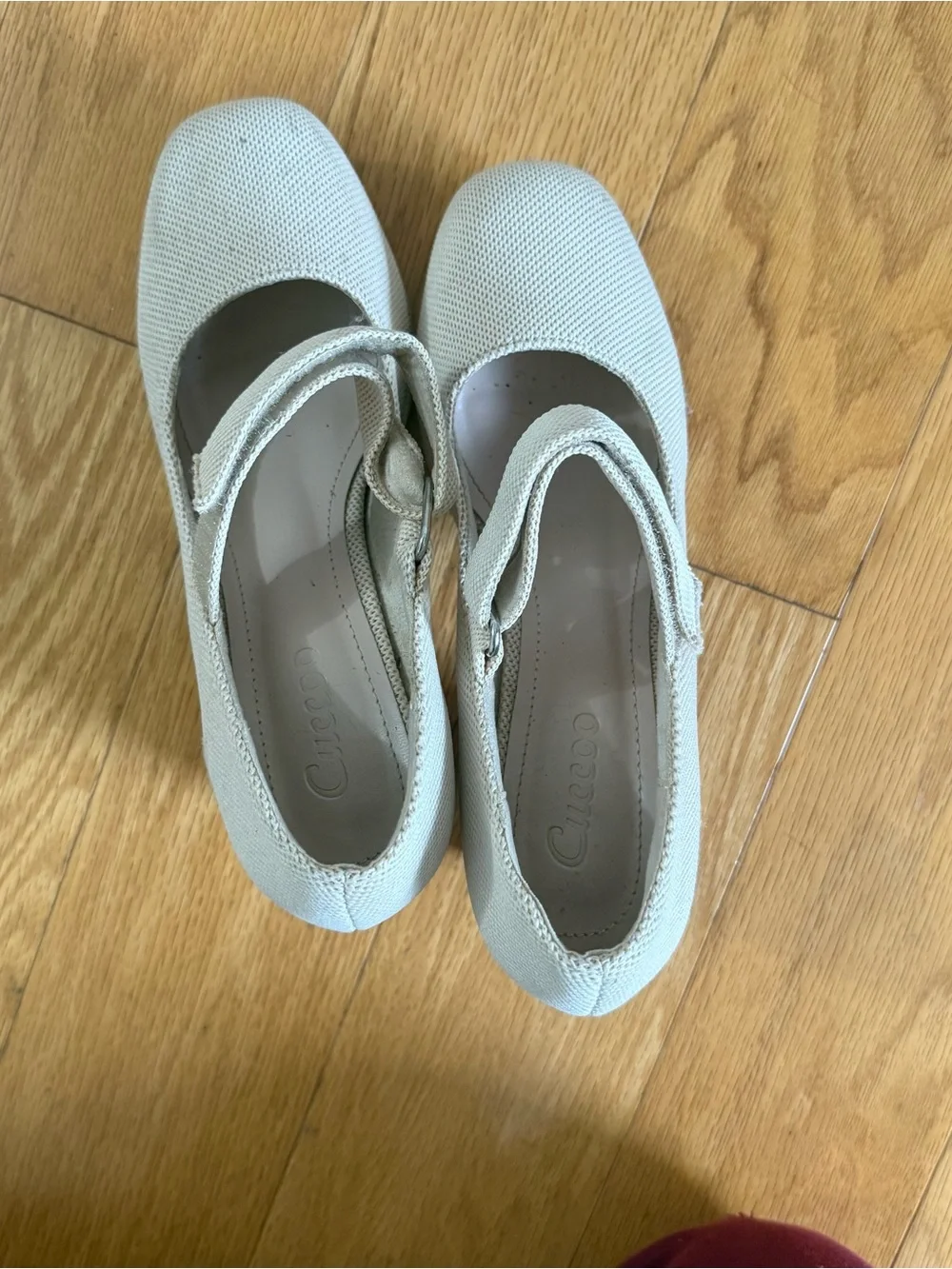 Tan beige fabric Mary Jane shoes platform heels size 6 .